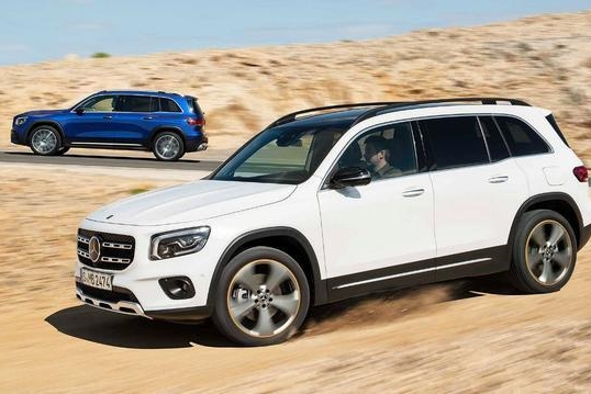 GLB被称“伪七座”SUV还是三缸机，却完败凯迪拉克XT6