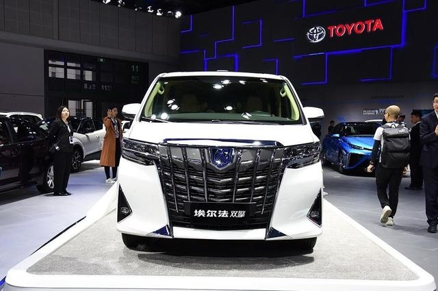 新款丰田埃尔法上市，官涨1.4万元，新增这些配置又要被抢购？