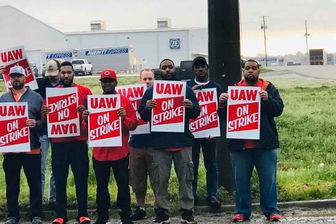 疫情导致欧洲超20家车企停产，马斯克：小事儿，跟我撸起袖子干