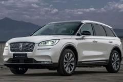 林肯冒险家和凯迪拉克XT4，谁才是美式豪华的“性价比之王”？