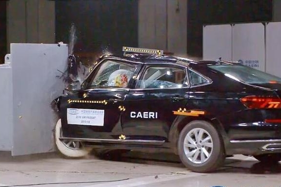 不再冷处理，上汽大众终于发声，帕萨特再度激起千层浪