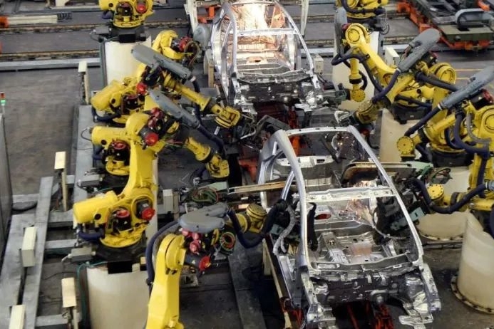 疫情下的车企产销骤降，如何应对消费需求之变？