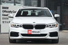 这2台帅气有面大轿车，男女看了都爱！不接受反驳