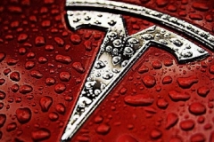 特斯拉芯片“减配”背后，是更大的信任危机