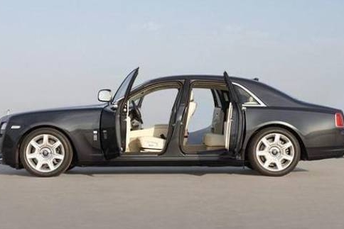 对开门的顶级豪车，除了劳斯莱斯还有这三台，红旗牛气十足！