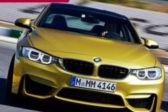 宝马去年赚了50亿欧元后，决定淘汰一半的燃油车