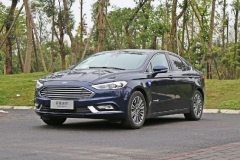 半年内出现多起事故，这个条路“有毒”？| 小视频