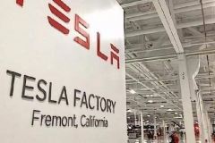 特斯拉HR发邮件鼓励员工继续上班 马斯克称车祸比病毒更危险