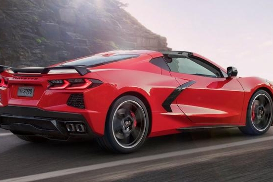 新款的五菱了解一下，6.2LV8自吸的那种