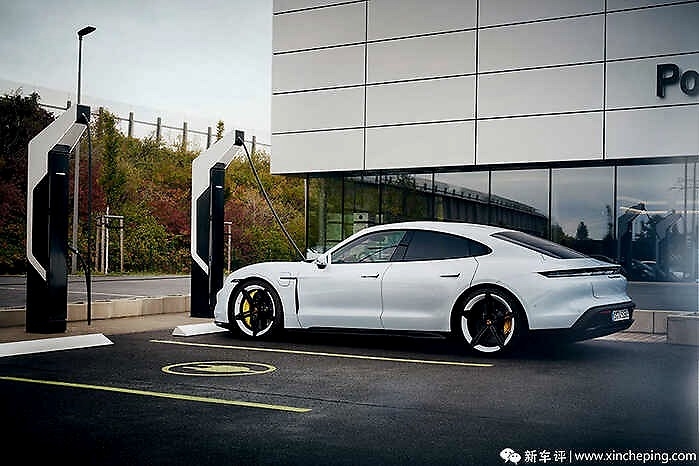 资深跑车控的坚持与改变 从Taycan看保时捷转身