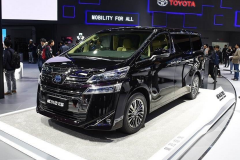 身为埃尔法的“孪生兄弟”，可惜车红名不红，80万起售价定高了？