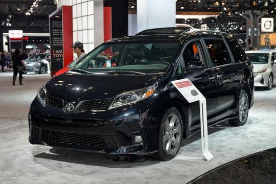 丰田这款MPV落地产，搭2.4L发动机，GL8好日子真的到头了