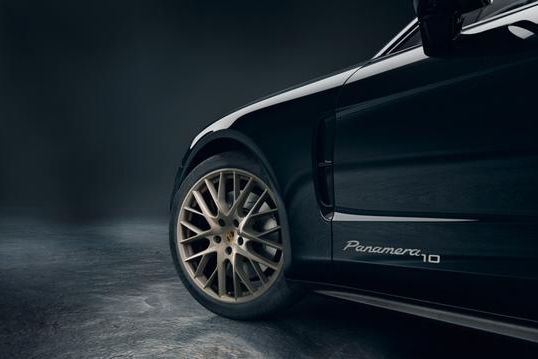 Panamera十周年纪念版：保时捷的“四门跑车”梦