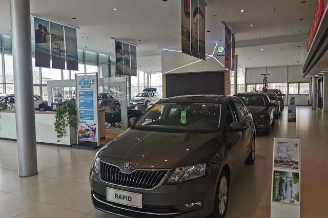 疫情中的斯柯达4S店：花开了，店也开了