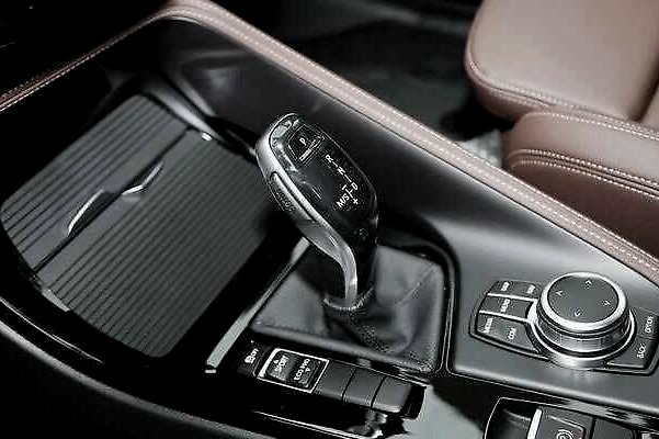 豪华“中型”SUV，现已降至20万边缘，还是台宝马，买吗？