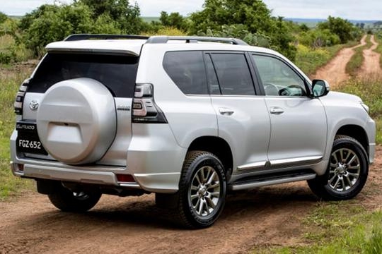 丰田新款普拉多！配全新字母标识，动力再次升级，越野更带劲