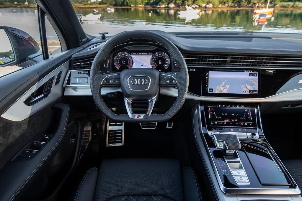 总觉得离“旗舰”还是有点距离，改款奥迪Q7国内上市