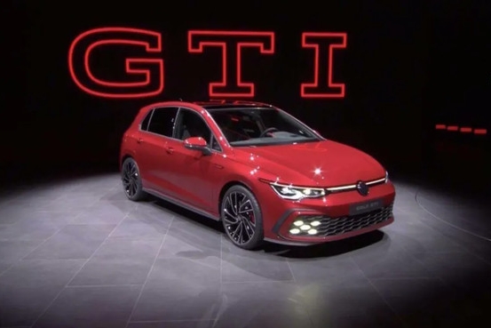 新一代现代伊兰特正式发布，对比八代高尔夫后该选谁？