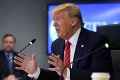 特朗普：美国政府会向汽车行业伸出援手