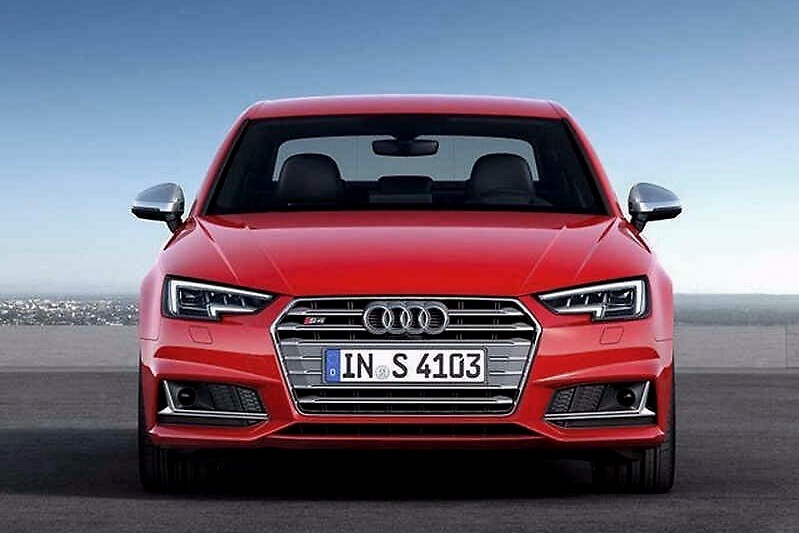 银耳奥迪警告！4.7秒破百的奥迪S4，终端售价竟不到40万？