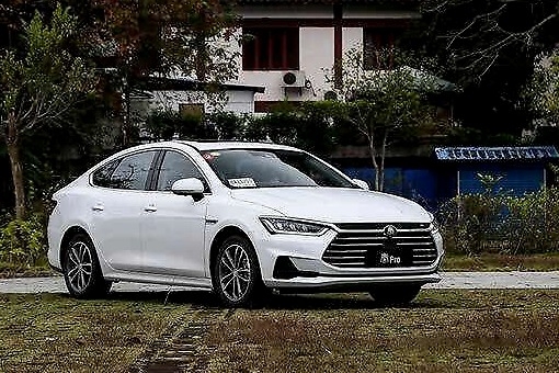 10万预算还要高配置？解读3款屏幕超10英寸的国产轿车