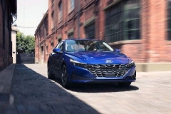 全新伊兰特成了卖相最好的韩系车！网友：到底是轿跑还是买菜车？