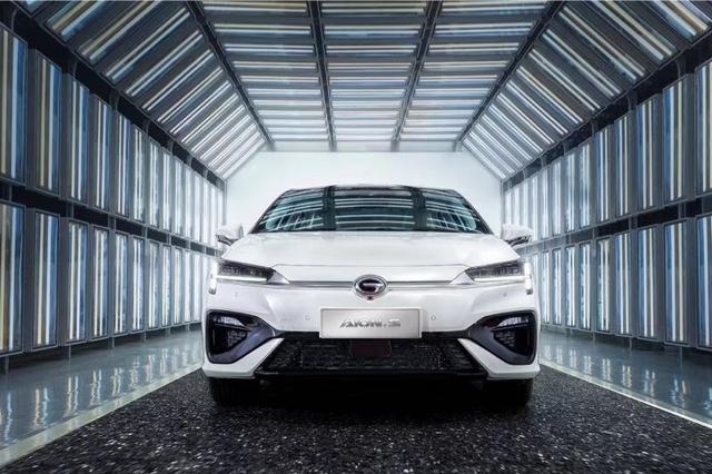 18万级纯电车之争，Aion S安全智驾版vs秦Pro EV