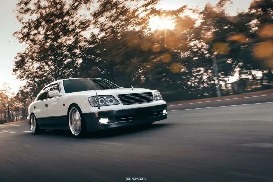 00后偏爱98年雷克萨斯LS400，追逐内心的自己才是真情怀