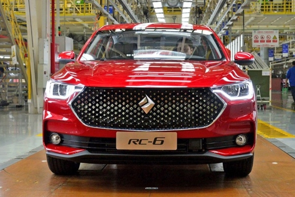 中级车价格屠夫，1.5T+6MT/CVT，月均销三千多台有所成