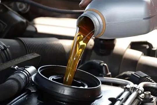 机油增加、乳化、烧机油、怎么选机油 你想知道的全在这