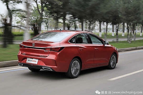 长安逸动PLUS首试：再多给你一个选择，如何？