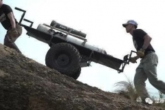 美军多年研发战场神器 中国70年前已使用 网友: 批发市场人手一部