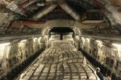 不给口罩就用轰炸机恐吓？美国太蛮横了，俄罗斯：趁你病要你命