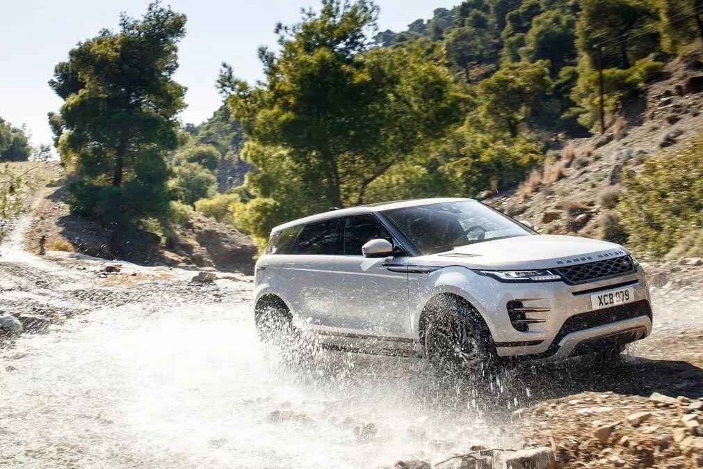 始于颜值，忠于品质，拔草路虎揽胜极光