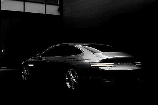 又一豪华中大型轿车来袭，配分体式大灯，这样的造型你给多少分