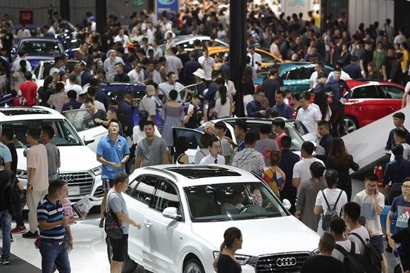 老百姓不买车，上半年车市预计下滑25%，多项救市政策将出台