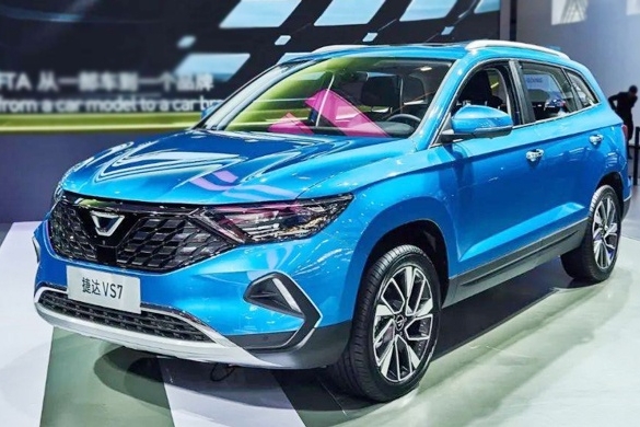 哈弗F7遇到劲敌，150马力+250Nm扭矩，10.68万起，配四轮独悬