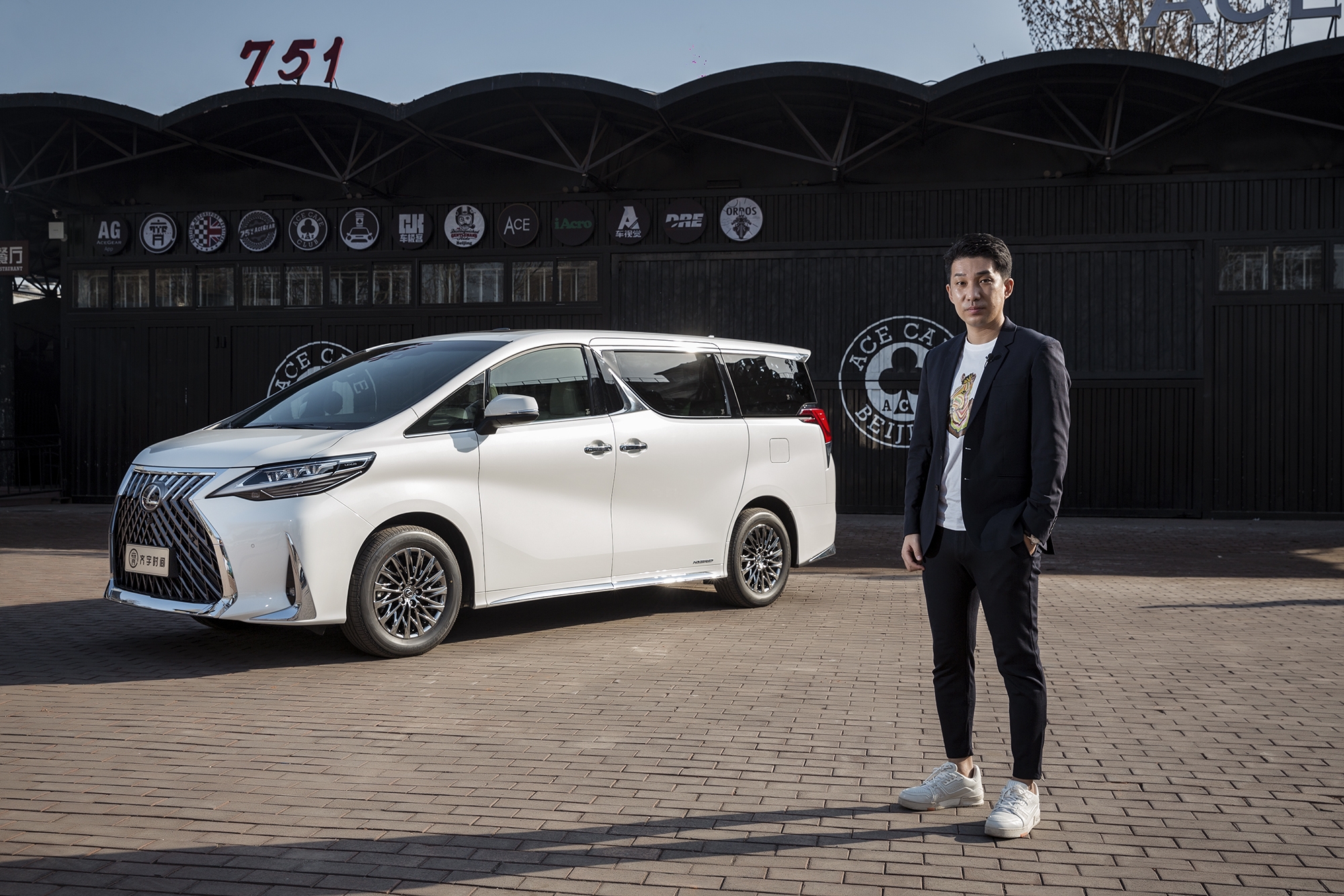 豪华MPV的巅峰之作——深度动态首试雷克萨斯LM