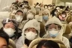 英国留学生母亲怒怼网友: “你们就是仇富! ”怎么看这位母亲?