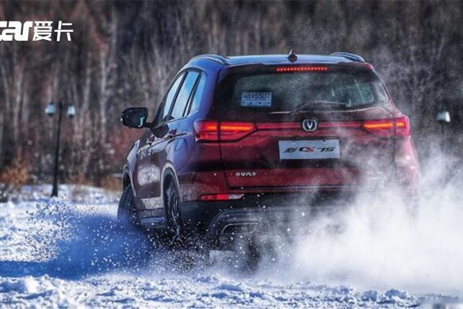 用上了贯穿式尾灯的十万级SUV，会被误以为是百万级的豪车吗？