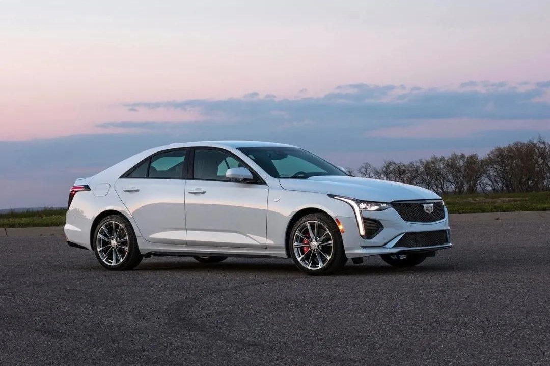 全新凯迪拉克CT4到店，配2.0T引擎+Bose音响，卖多少钱你能接受？