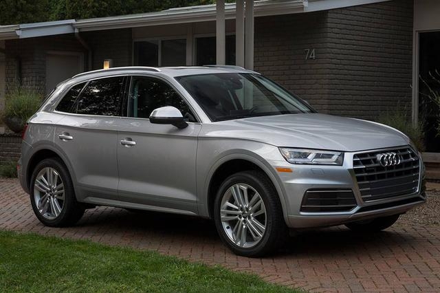 凯迪拉克XT5与奥迪Q5之争，同配2.0T，但价格却相差5万，为何？