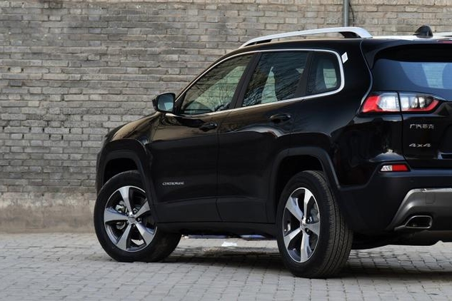 美系车终于打破纪录！曾经是豪华越野车，如今售价还不如B级车