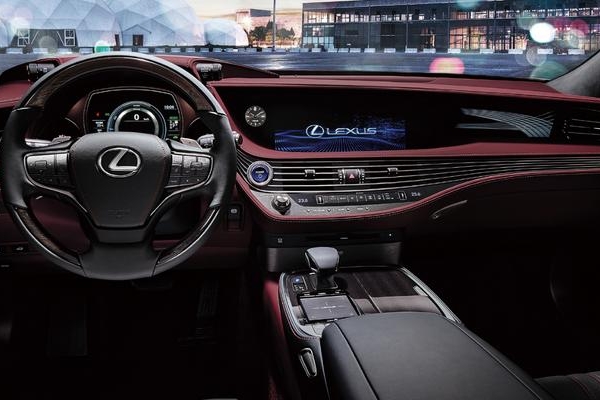 不愿小马拉大车？雷克萨斯LS依旧坚持大排量自吸，且价格“感人”