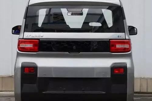 占领城乡结合部！五菱推四座电动车，卖几万会火？