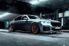 阳光大男孩改出了精彩人生，新款宝马7系轻改姿态案例