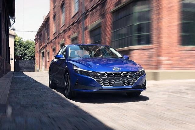 现代又放大招，全新换代伊兰特来袭，网友：史上最美伊兰特