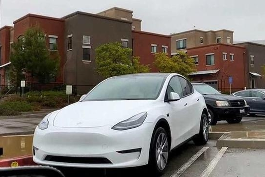 MODEL Y只是MODEL3 PLUS？5分钟了解新交付的MODEL Y