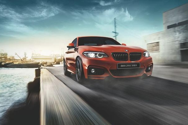 比3系X1便宜，搭2.0T+8AT，宝马2系双门轿跑年轻人标配