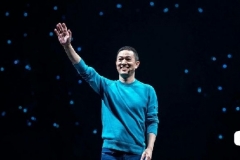 卖的越多亏的越多，蔚来到底在干什么？